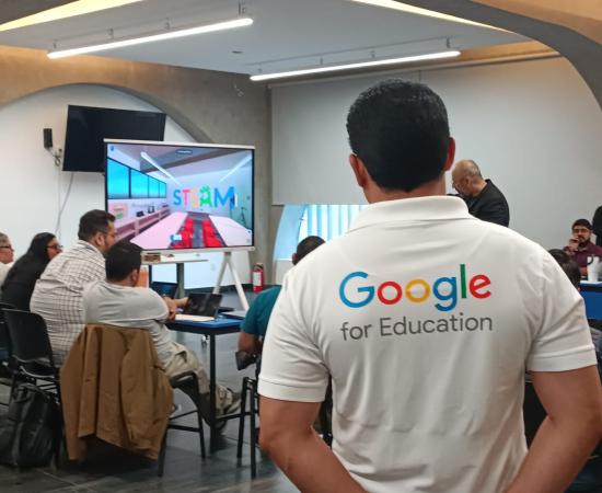 Docentes de bachillerato del SEMS durante el taller