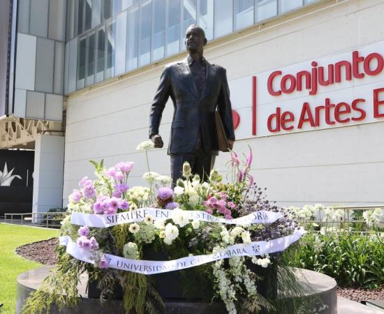Escultura de Raúl Padilla López