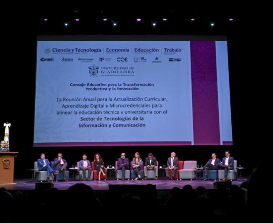 Primera Reunión anual de actualización curricular, aprendizaje digital y microcredenciales