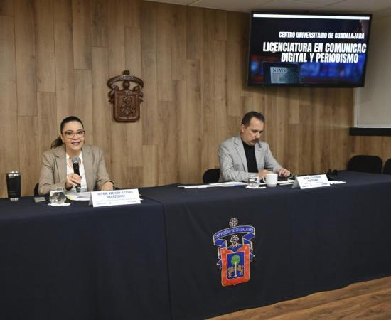 Rueda de prensa presentación del nuevo programa comunicación digital y periodismo en CUGDL