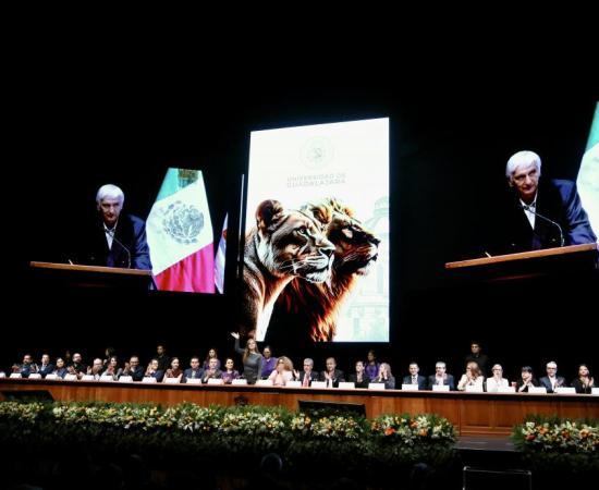 Reconoce UdeG a trabajadores con 35, 40 y 45 años de trayectoria