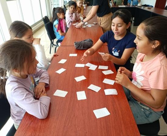 Niños y niñas participantes del taller