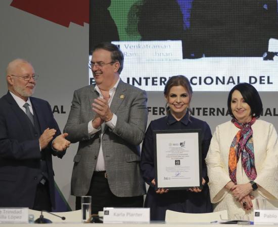 Gobierno de México reconoce a la FIL con certificado “Hecho en México”