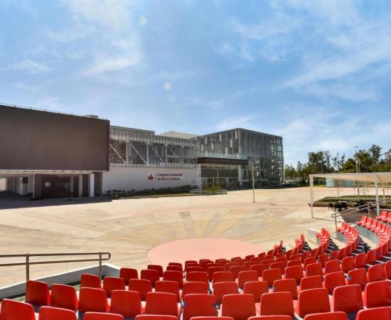 Explanada del Conjunto Santander